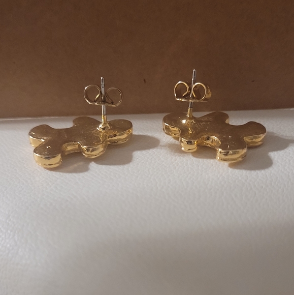 Avon NWOT Gingerbread Earrings - Picture 3 of 3